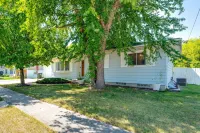 Family-Friendly Waterloo Abode w/ Deck! - 民泊