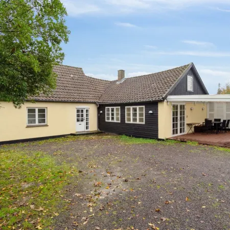 "Edele" - 3.8km from the Sea