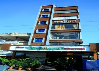 Hotel New Delhi Jalgaon 마나파 옥시겐 파크, 뉴 가든 주변 호텔