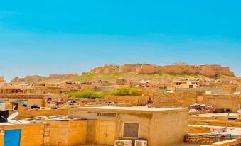 Jaisalmer Hostel Crowd