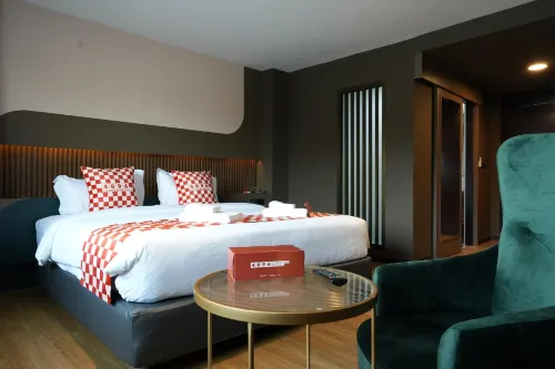 NW 4896 Theater Hotel @ Samnakkham