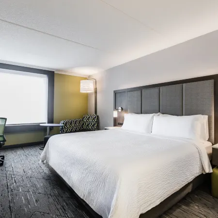 Holiday Inn Express & Suites TORONTO AIRPORT SOUTH by IHG