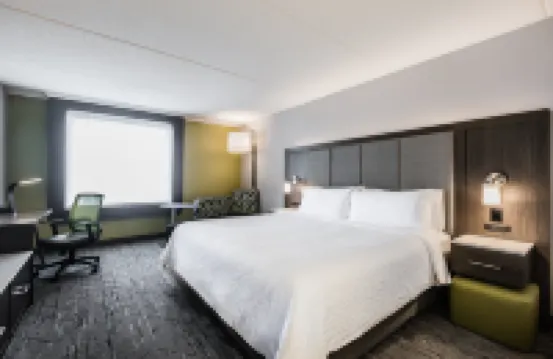 Holiday Inn Express & Suites TORONTO AIRPORT SOUTH by IHG