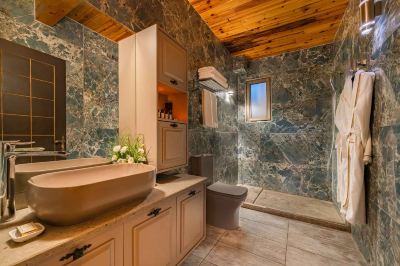 Deluxe Villa Les Ambassadeurs Hotel & Casino Photo