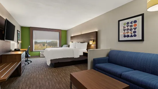 Holiday Inn Express & Suites Okmulgee