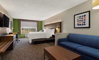 Holiday Inn Express & Suites Okmulgee