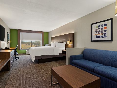 Holiday Inn Express & Suites Okmulgee