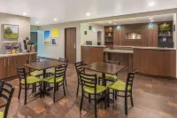 Days Inn & Suites by Wyndham East Flagstaff - Desayuno