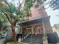Rkn Grand Hotel