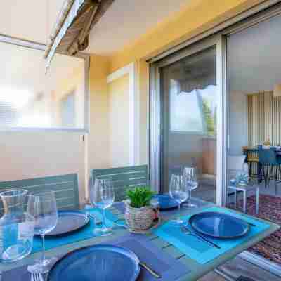 Les Coralines Dining/Meeting Rooms