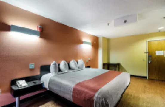 Motel 6 Libertyville, IL Hotels in Libertyville