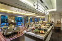 Legend Hotel Lagos Airport, Curio Collection by Hilton