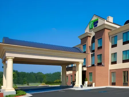Holiday Inn Express & Suites Tappahannock
