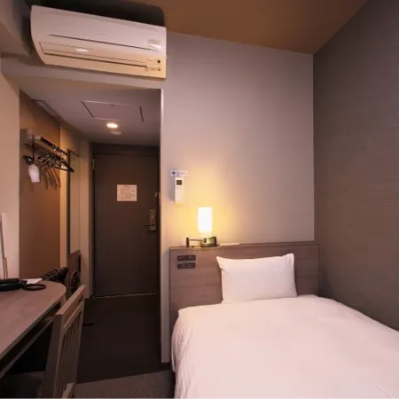 Hotel Route-Inn Toyama Ekimae