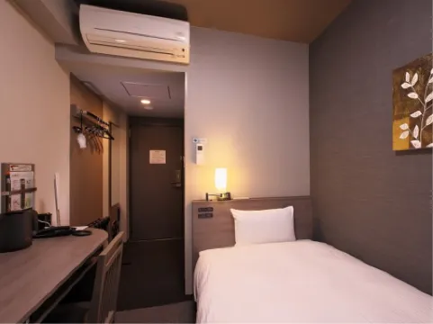 Hotel Route-Inn Toyama Ekimae