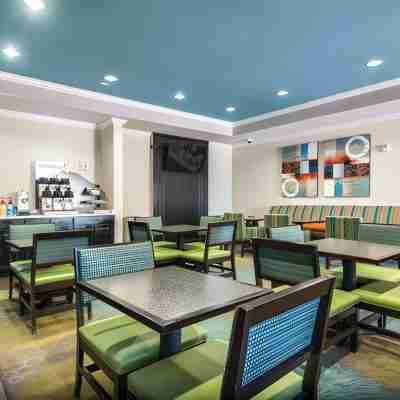Holiday Inn Express & Suites Lagrange Dining/Meeting Rooms