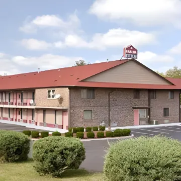 Travelodge by Wyndham Clarksville