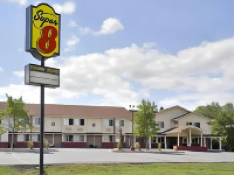 Super 8 by Wyndham Kingston キングストンのホテル