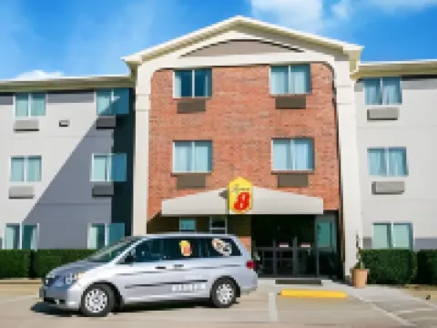 Super 8 by Wyndham Bedford DFW Airport West Hotels in Bedford