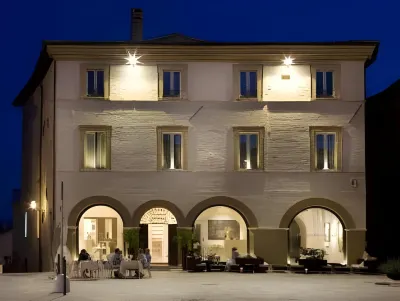 Palazzo Bontadosi Hotel & Spa Hotel in zona Bartolini Barbara E C. S.N.C.