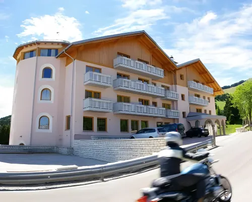Hotel Norge Hotels near Palon
