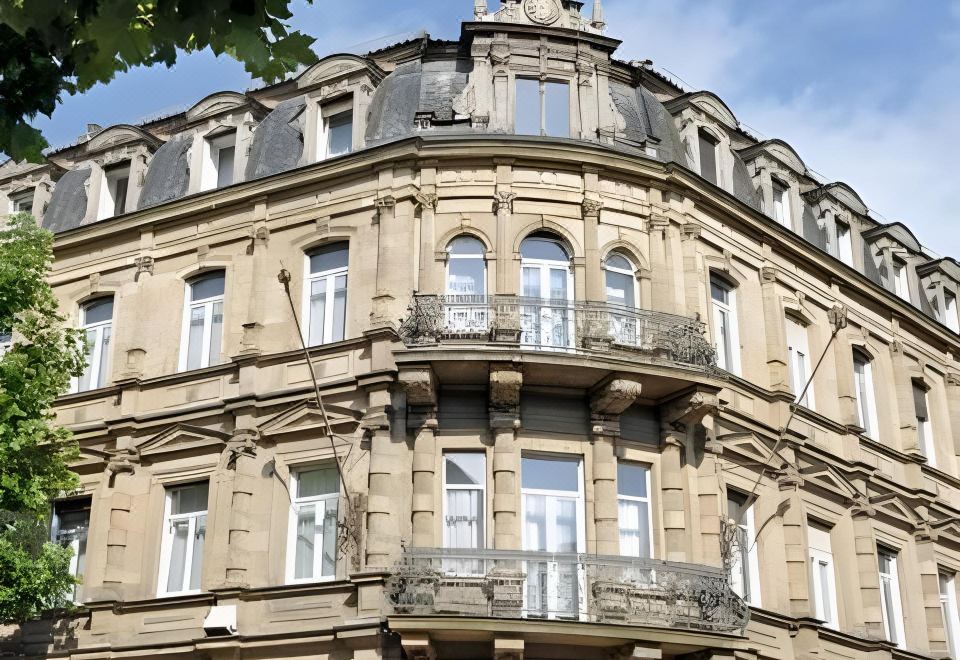 5. 호텔 내셔널 밤..