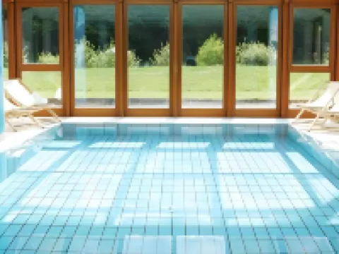 克魯姆巴赫託爾酒店 榮-格拉伯菲爾德縣酒店