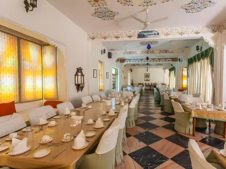 Ranakpur Hill Resort Отели рядом с достопримечательностью «Sri Sonana Khetlaji Navi Dham»