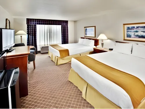Holiday Inn Express & Suites AMES by IHG