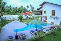 Hikka Resort - Infinity Pools
