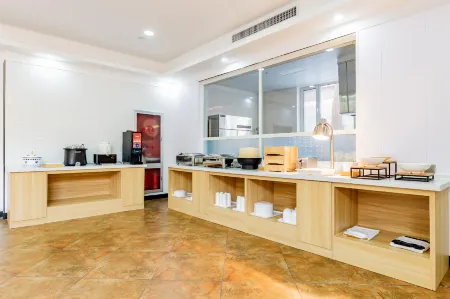 Hi Inn Hotel (Ordos Ejin Horo Banner Shopping Center)