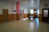 Yuzhnyij Dvorik Hostel Отели в г. 