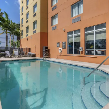 Comfort Suites Fort Lauderdale Airport South & Cruise Port