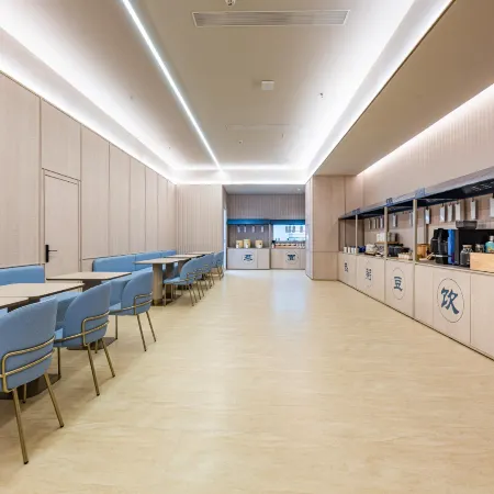 HanTing Hotel (Ezhou Huahu Hangyu Plaza)