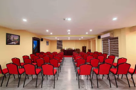 Hotel Indraprastha Karunagapally Отели рядом с достопримечательностью «SAMBRANIKODI ISLAND TOURISM (സാംബ്രാണിക്കോടി ഐലൻഡ് ടൂറിസം)»