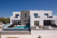 Milestones Naxos - Swimmingpools