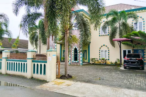 Grand Shaqilla Syariah powered by Cocotel Hotels in Deli Tua Timur