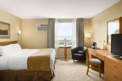 Days Inn by Wyndham Riviere-Du-Loup Các khách sạn gần St. Lawrence Exploration Centre