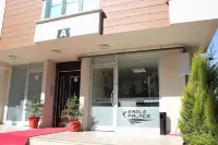 216 Eagle Palace Suite Отели в г. Картал