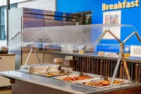 Days Inn by Wyndham Cranbrook Conference Centre - breakfast