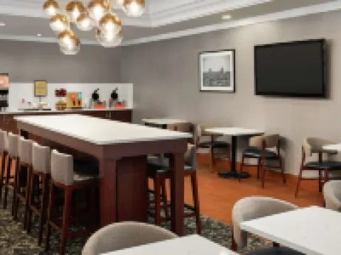 Hampton Inn Boston/Cambridge Hotels in Cambridge