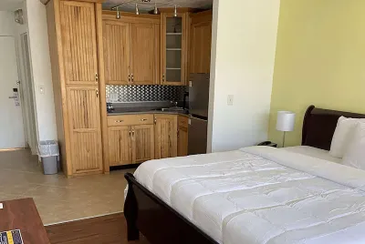 Tesla BioHealing Wellness Hotel & Resort, Ramada by Wyndham Các khách sạn gần Butler