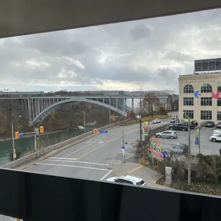 Travelodge by Wyndham Niagara Falls Fallsview