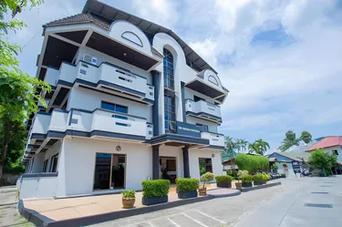 รูปภาพของเอ็นอาร์ นาใน ป่าตอง