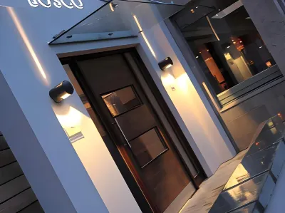 Hotel Bosco Hotels near Kingston University - Seething Wells Halls of Residence