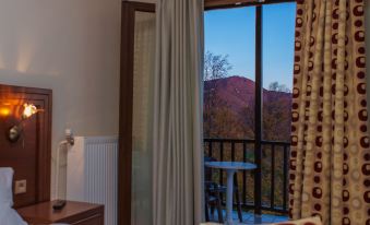 Manthos Mountain Resort & Spa