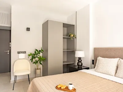 Sanders Tower Centre - Nice Studio w/ Balcony Hotels near Onarion - The Greek Concept Store