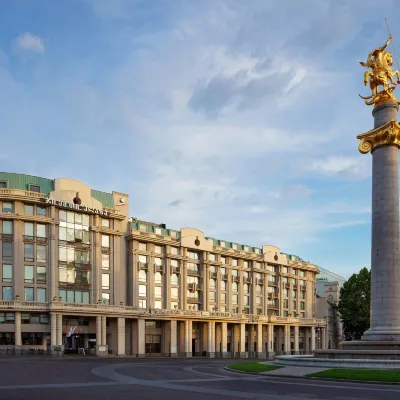 Courtyard Tbilisi โรงแรมใกล้จัตุรัสฟรีดอมสแควร์