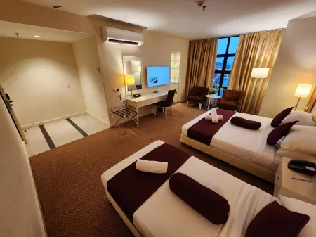 The Grand Puteri Hotel