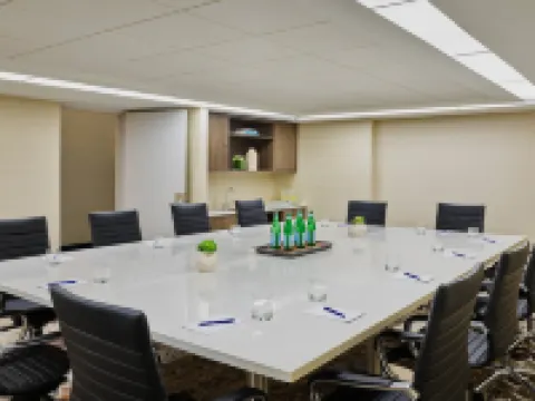 Delta Hotels Chicago Willowbrook Hotels in Willowbrook